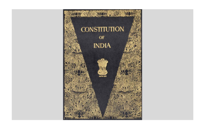 Fact Check: ರಾಹುಲ್ ಗಾಂಧಿ ತಮ್ಮ ಕಾರ್ಯಕ್ರಮಕ್ಕೆ ಚೀನಾದ ಸಂವಿಧಾನ ಕೊಂಡೊಯ್ಯುತ್ತಾರೆಯೇ? ಸತ್ಯ  ಇಲ್ಲಿದೆ