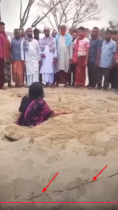 ಬಾಂಗ್ಲಾದೇಶದಲ್ಲಿ ಮಹಿಳೆಯೊಬ್ಬಳ ಮೇಲೆ ಕಲ್ಲೆಸೆಯಲಾಗುತ್ತಿದೆ ಎಂದ ಈ ವೀಡಿಯೋ ನಿಜವಲ್ಲ, ಇದು ಶೂಟಿಂಗ್!