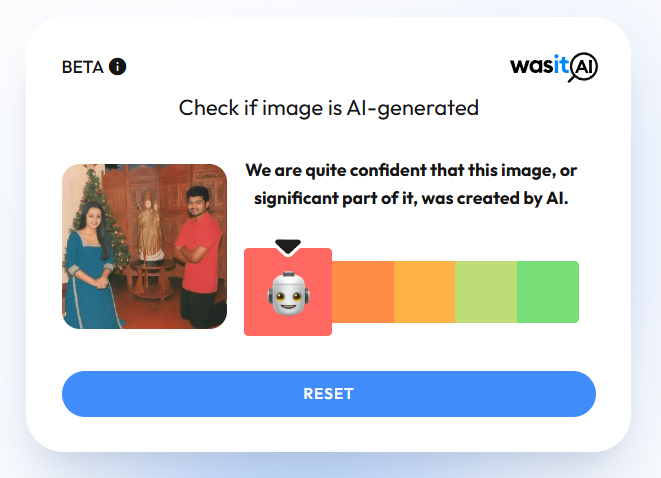 விஜய் மற்றும் திரிஷாவின் பழைய படம்.