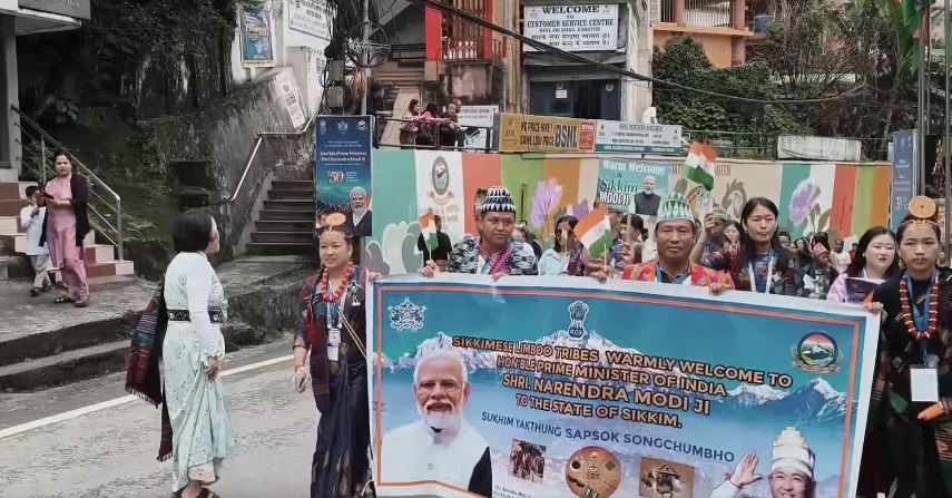 ನೇಪಾಳದವರೂ ಪ್ರಧಾನಿ ಮೋದಿಯವರನ್ನು ನಾಯಕರಾಗಿ ಬಯಸುತ್ತಿದ್ದಾರೆ ಎಂದು ಹಂಚಿಕೊಂಡ ವೀಡಿಯೋ ಸಿಕ್ಕಿಂನದ್ದು!