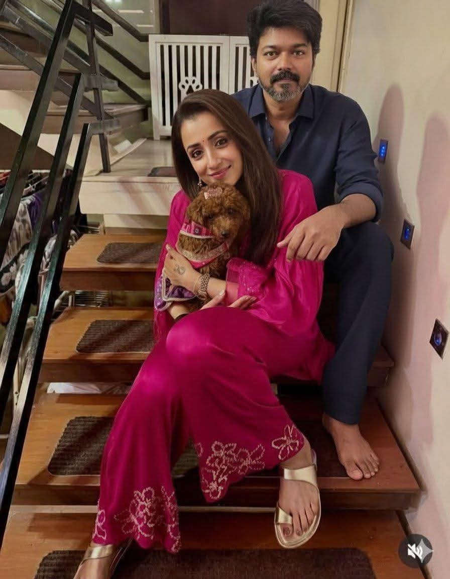 தவெக தலைவர் விஜய் திரிஷாவுடன் தீபாவளி கொண்டாடியதாக பரவும் படம்.