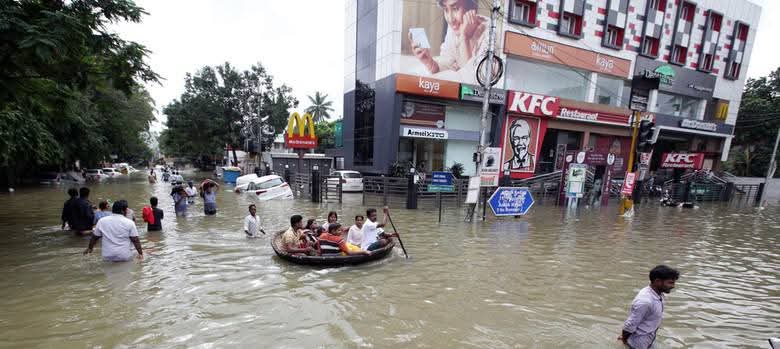 இல்லம் தேடி வெள்ளம் என்று திமுகவை விமர்சித்து பரவும் படங்கள்.